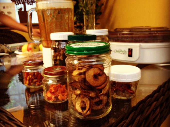 How to Store Dehydrated Food in Mason Jars